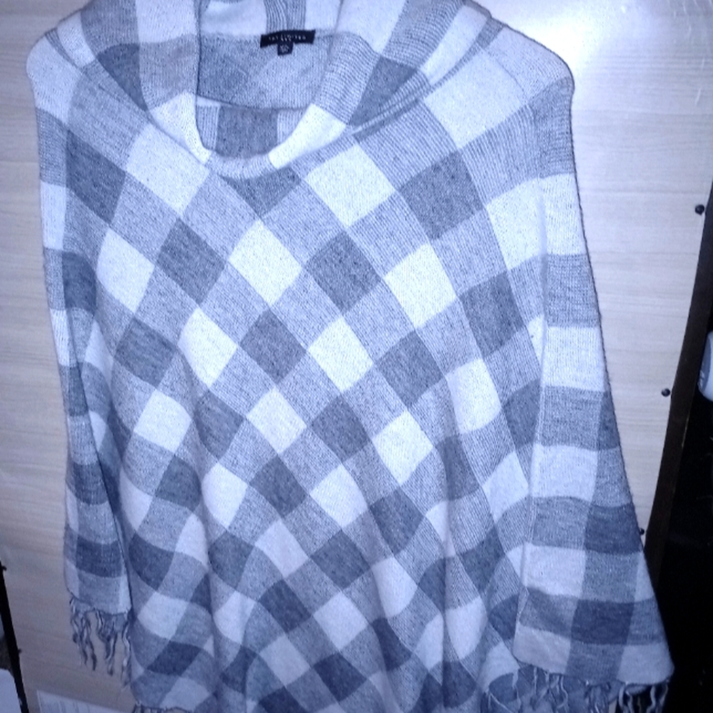 The Limited grey/white checkered shawl l/xl